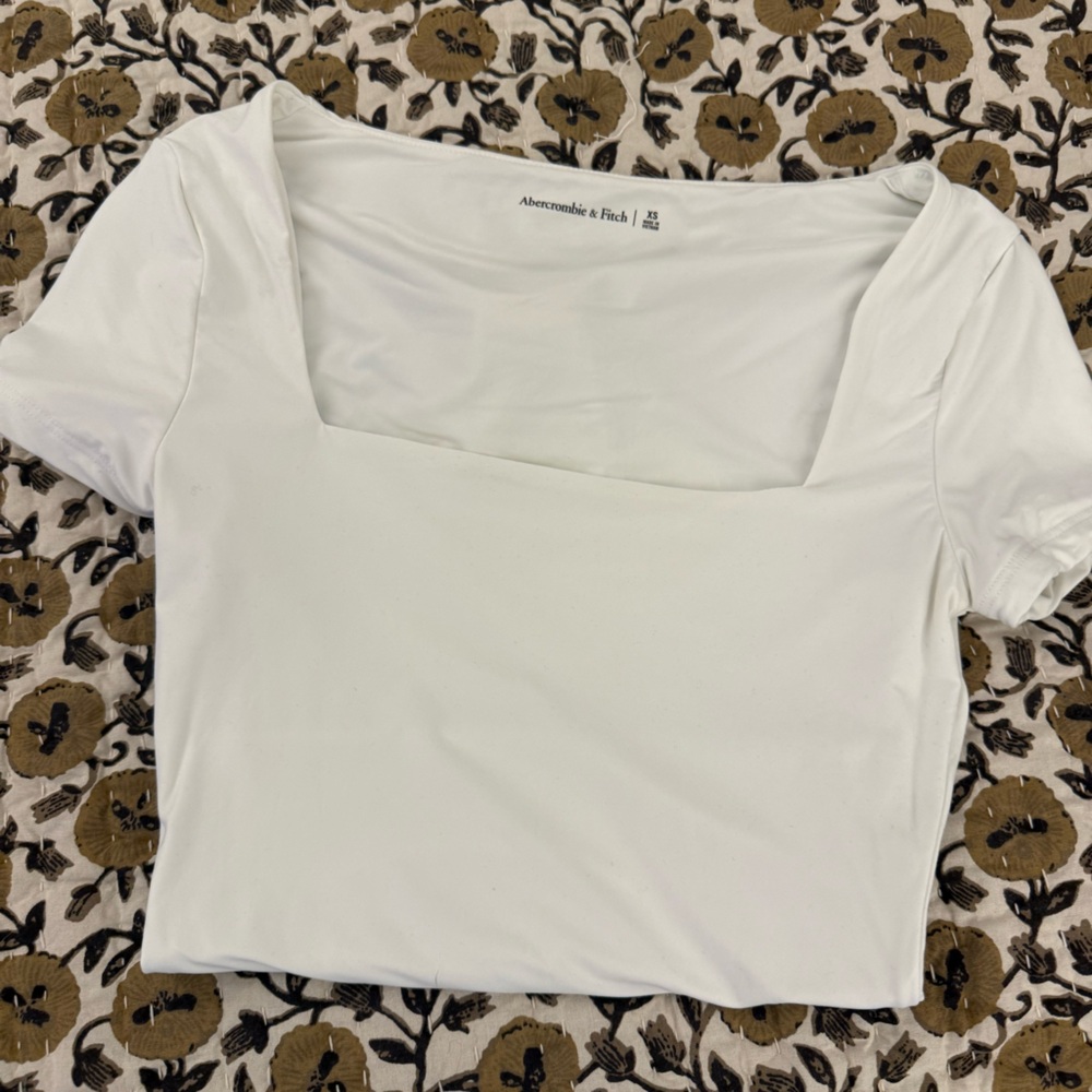 Abercrombie Soft Matte Seamless Short-Sleeve Squareneck Bodysuit in White